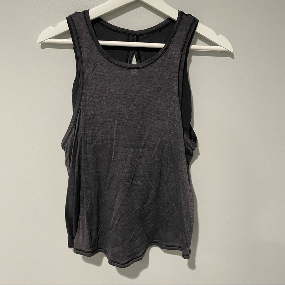 Lululemon Twist and Reach Tank with Bra Size 4